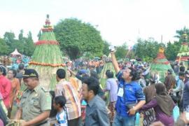 Perangkat Desa Sawahan, Siap Menyemarakkan Upacara Hari Jadi Gunungkidul Ke-185