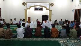 Jamaah Masjid Al Mu’minun Selonjono Menggelar Acara Khotmil Quran