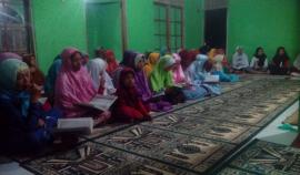 Jamaah Masjid Al Huda Tengger Menggelar Acara Khotmil Quran