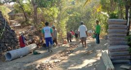 Mendapatkan Bantuan, Warga Padukuhan Sawur Semangat Membangun Jalan